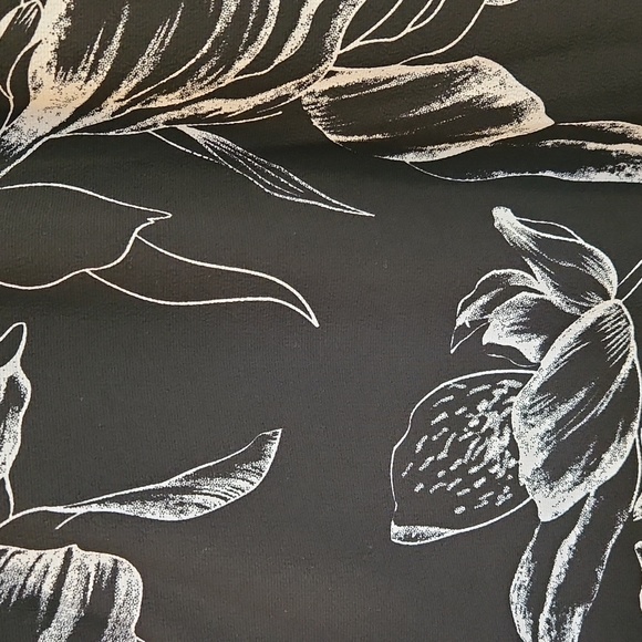 Black and white floral print flowy pants - Picture 4 of 8